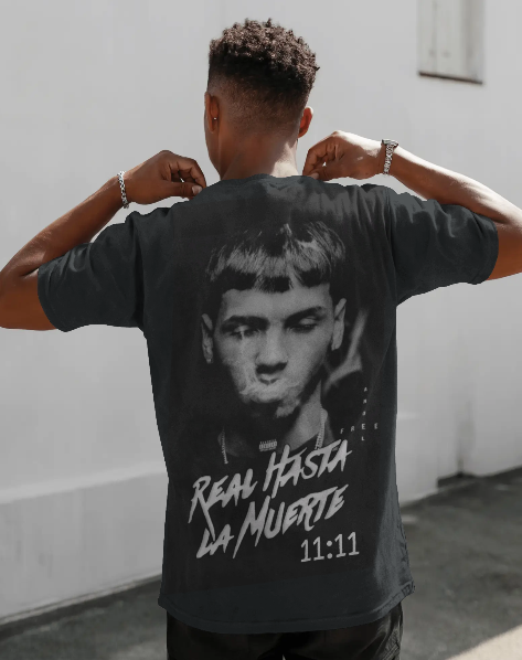 Oversize Poster5 Negro Espalda Hombre